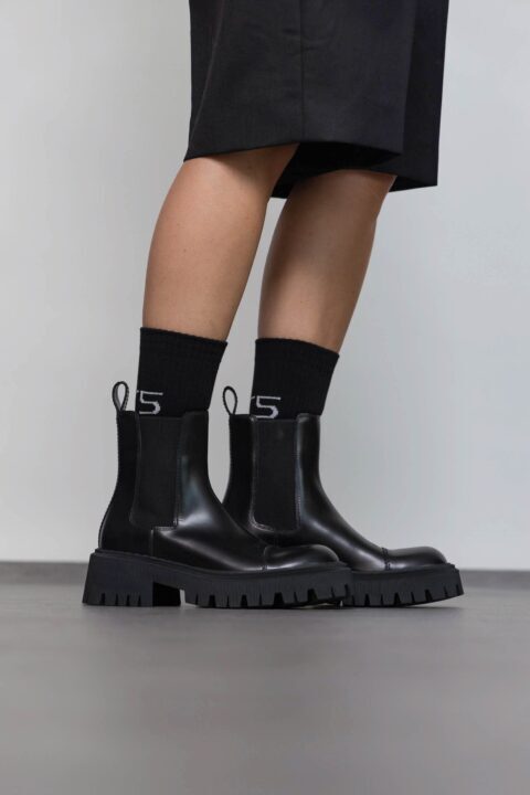 phối đồ với giày boot nữ cổ thấp