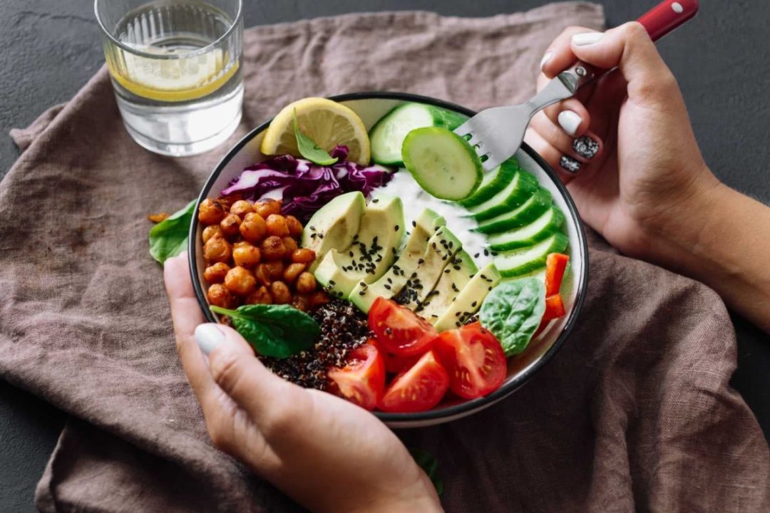 Eat Clean Chuẩn Không Cần Chỉnh: Hướng Dẫn Chi Tiết Cho Người Mới Bắt Đầu