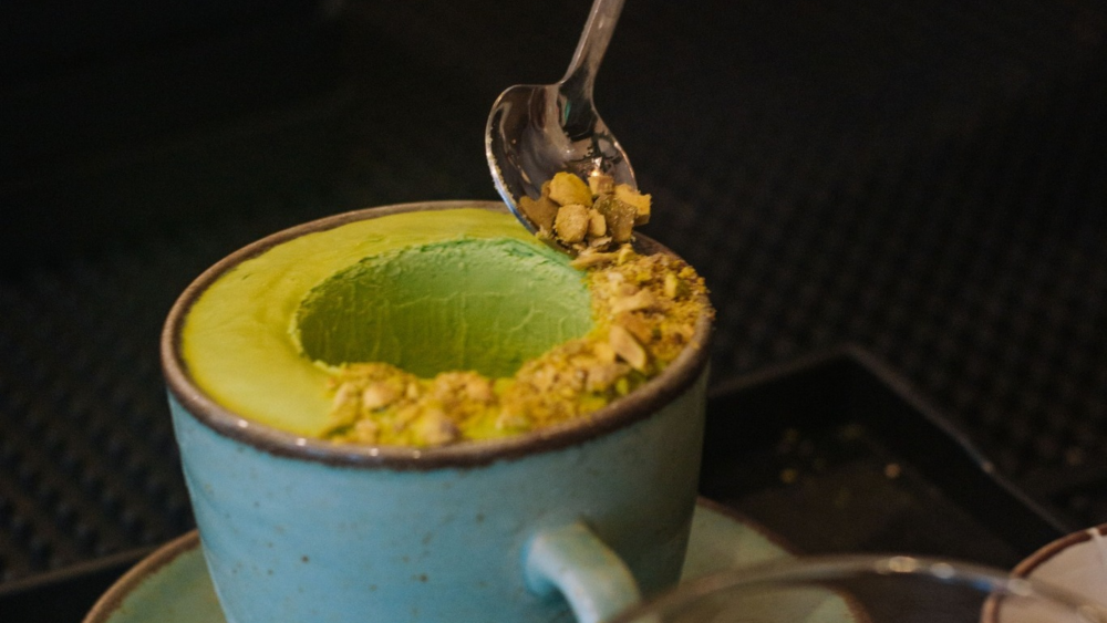 Mùa Đông Này Uống Gì? Top Thức Uống Hot Trend Gây Sốt Mạng Xã Hội 2025!