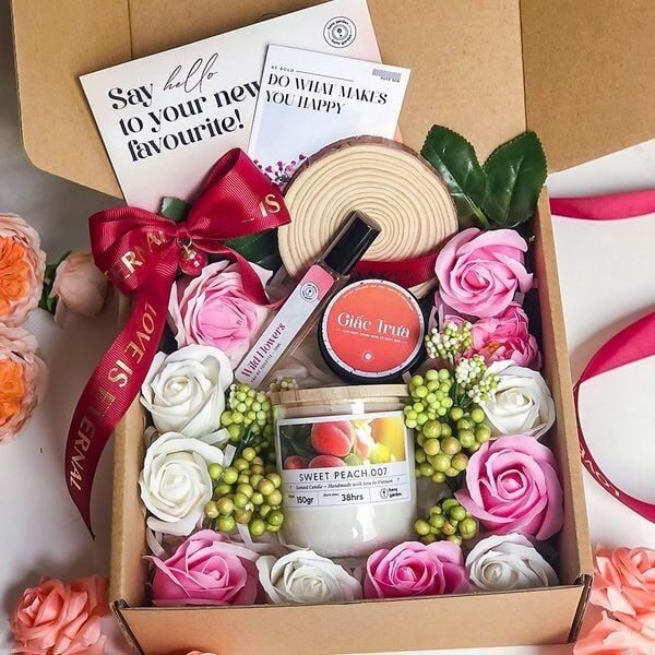 Top Quà Tặng 8/3 Ý Nghĩa Khiến Nàng “Tan Chảy” Ngay Từ Ánh Nhìn Đầu Tiên